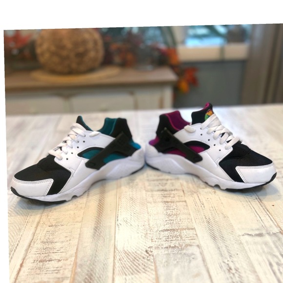 Nike Air Huarache Kids Shoes White Black Teal Pink Size Youth - Picture 2 of 7